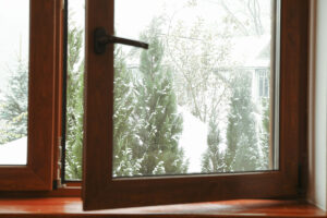 Verlucht uw huis in de winter zonder warmte te verliezen met behulp van deze inventieve methode