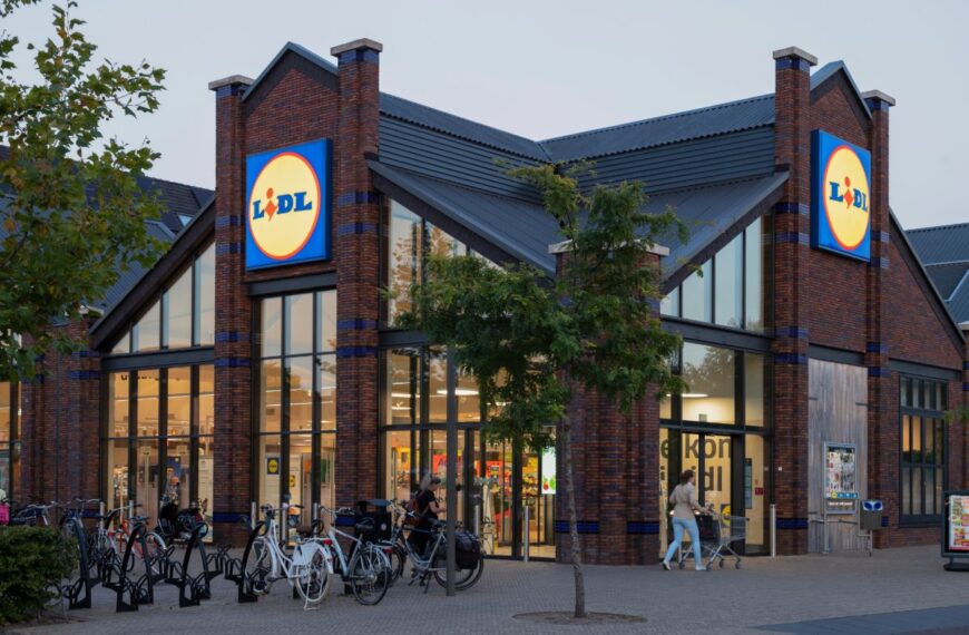 Lidl biedt een betaalbare opblaasbare jacuzzi aan perfect om af te koelen deze zomer