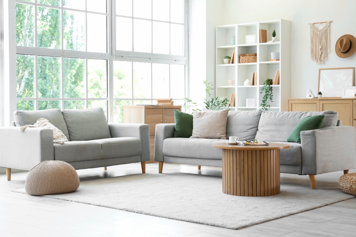 5 decoratiefouten in de woonkamer die iedereen maakt (en hoe ze te voorkomen)