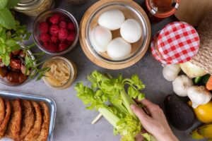 Het eenvoudige trucje van een culinaire auteur voor het stressvrij bereiden van snelle diners doordeweeks
