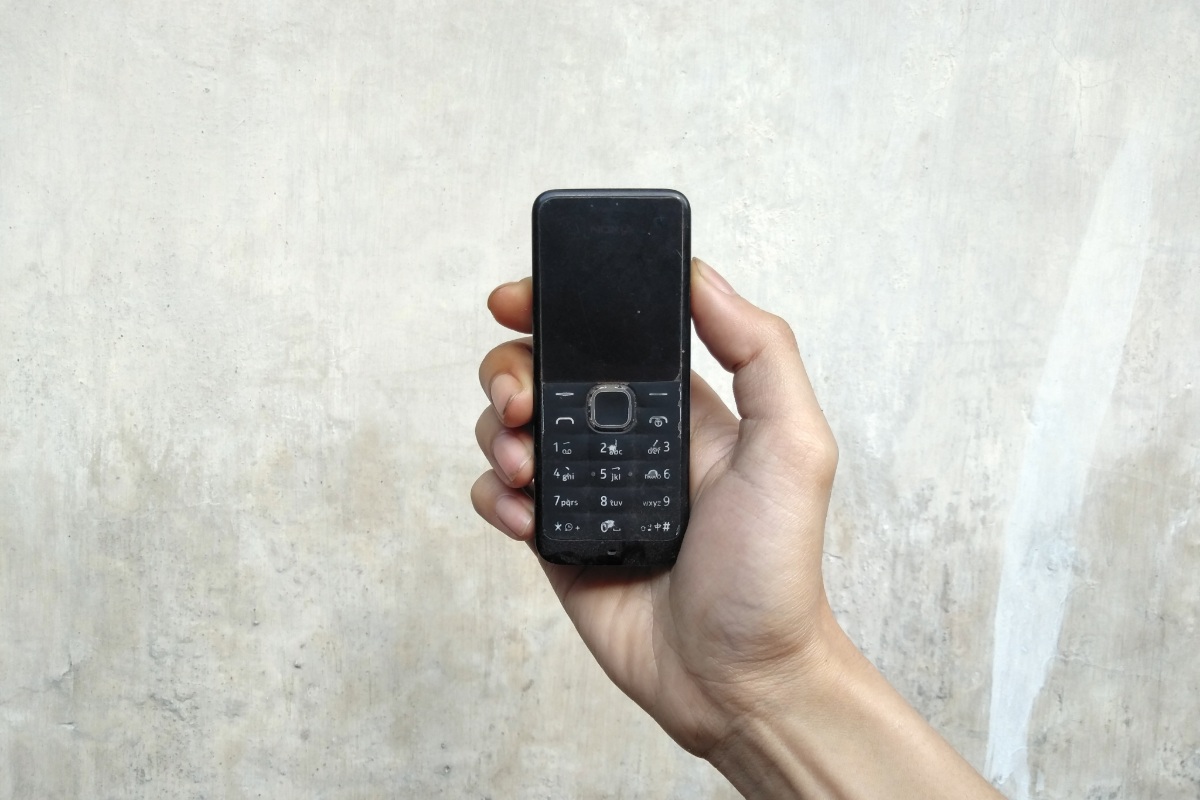 Hoe je gemakkelijk van oude telefoons, matrassen en batterijen afkomt