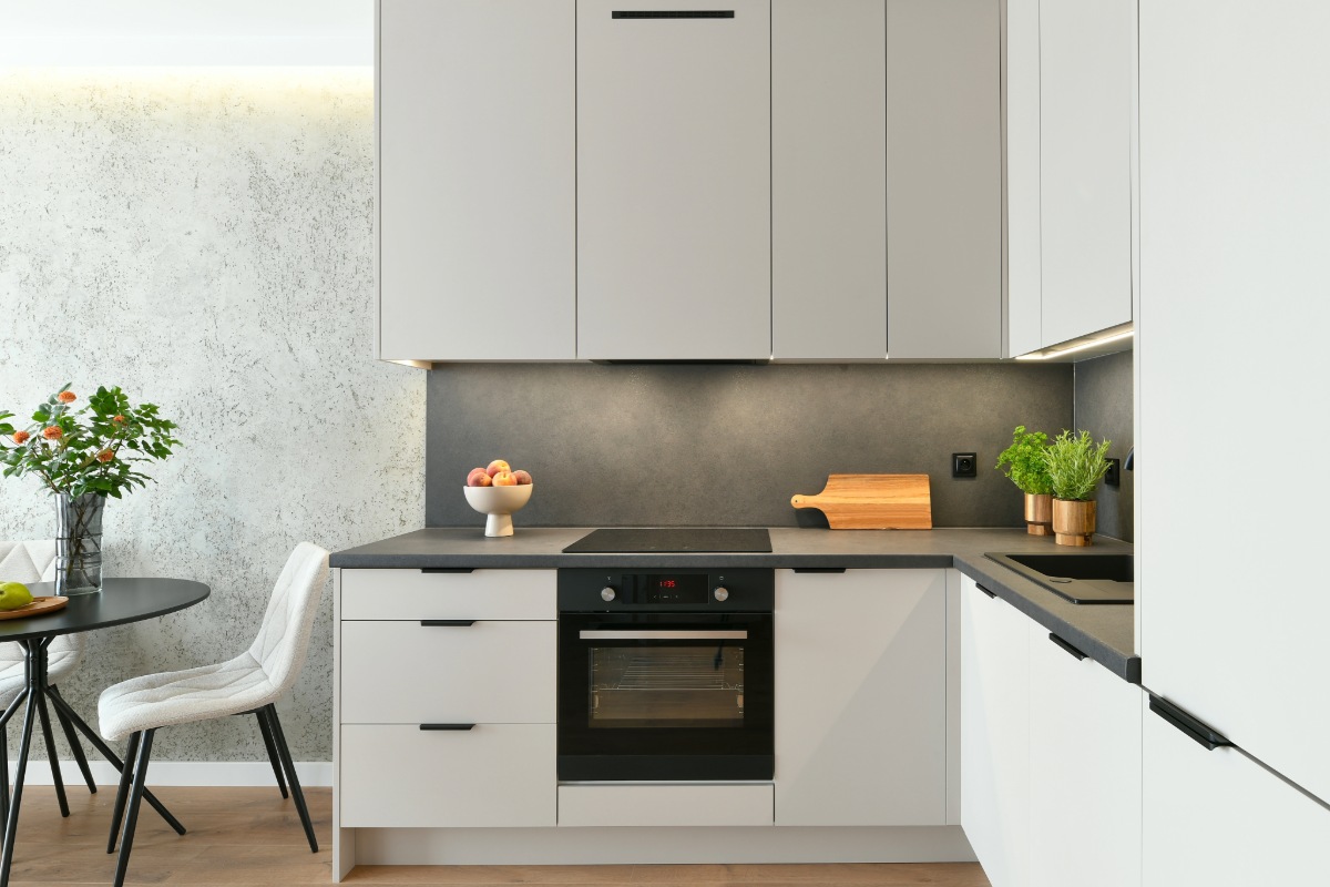 U vergist zich zeker over deze lade onder de oven — en u bent niet de enige