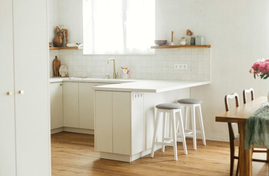 Deze retro tint maakt een comeback in decoratie – en ze was al te zien in de keuken van Audrey Hepburn in de jaren 50