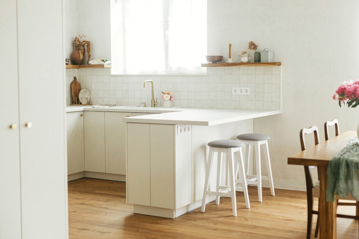 Deze retro tint maakt een comeback in decoratie – en ze was al te zien in de keuken van Audrey Hepburn in de jaren 50