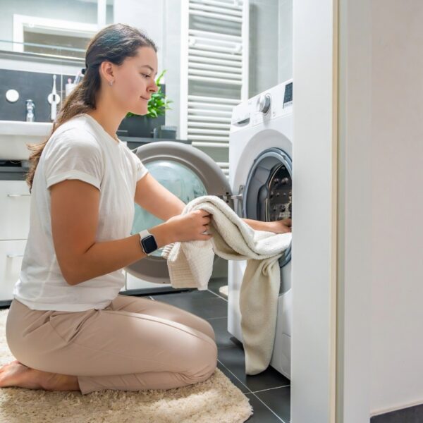 7 echte professionele tips om de tijd die je aan de was spendeert te halveren