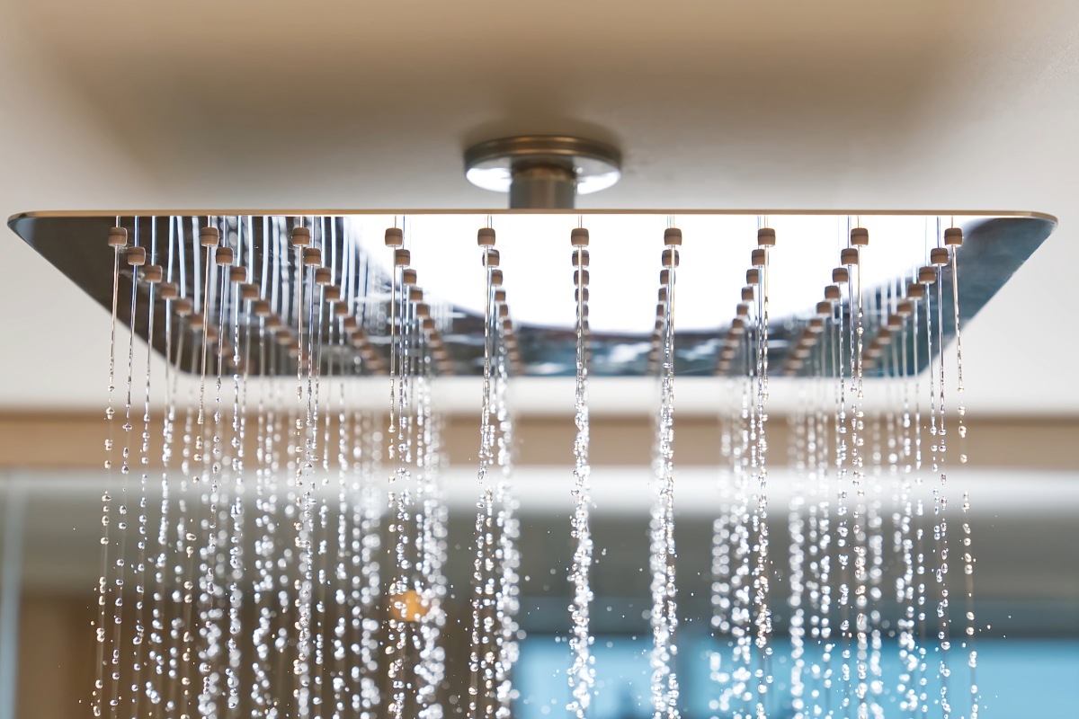 Afwasmiddel gebruiken onder de douche: deze truc verbaast maar werkt echt